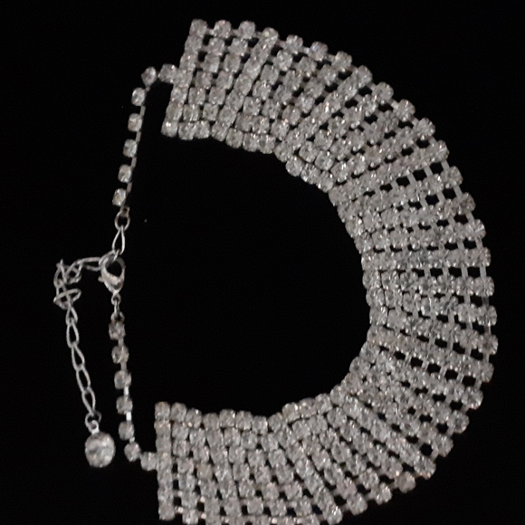 Jewelry - Ladies White Rhinestones Chocker